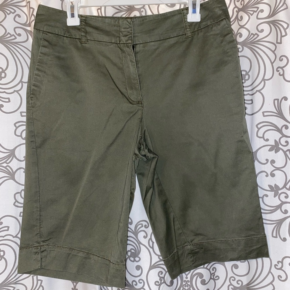 New York & Company green khaki shorts